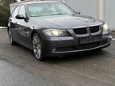 Grau Gebraucht 2008 BMW 318 Limousine | 5.499 € (Etwas zu teuer)