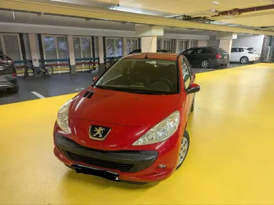 Gebraucht Peugeot 206+ 75 PS (55 kW) 2009 Rot Kleinwagen