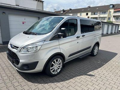 Gebraucht Ford Tourneo 170 PS (125 kW) 2017 Silber Van / Kleinbus