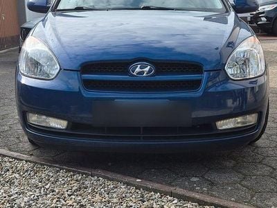 Gebraucht Hyundai Accent 97 PS (71 kW) 2007 Blau Limousine