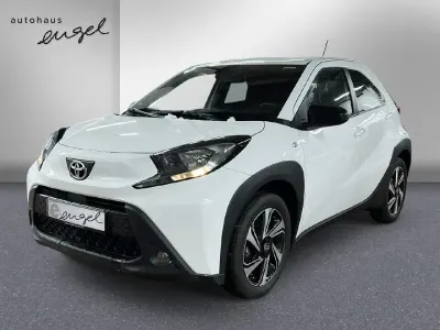Gebraucht Toyota Aygo X X-play 72 PS (52 kW) 2024 Weiß SUV
