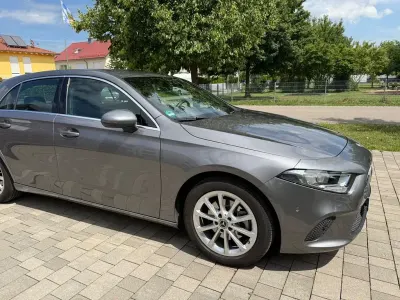 Gebraucht Mercedes A200 163 PS (119 kW) 2021 Grau Limousine