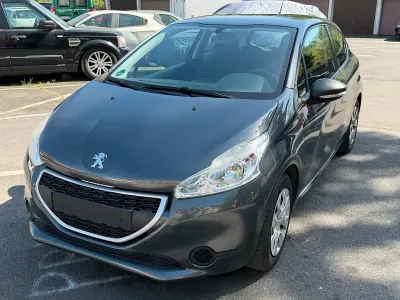 Usata Peugeot 208 Active 69 CV (50 kW) 2014 Grigio Utilitaria