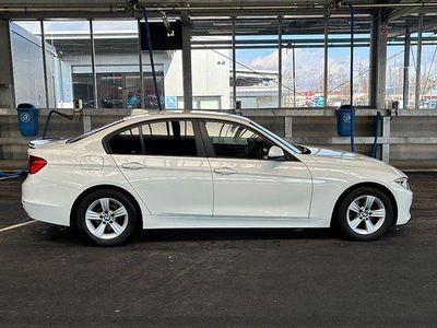 Gebraucht BMW 316 116 PS (85 kW) 2014 Weiß Limousine