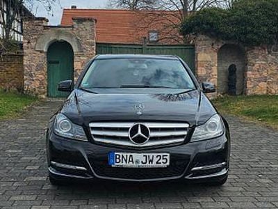 Gebraucht Mercedes C200 Elegance 184 PS (135 kW) 2013 Schwarz Limousine