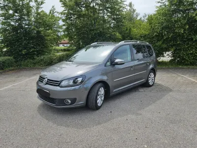 Gebraucht VW Touran Highline 140 PS (102 kW) 2014 Grau Van / Kleinbus