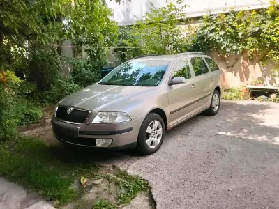 Gebraucht Skoda Octavia 105 PS (77 kW) 2008 Beige Kombi