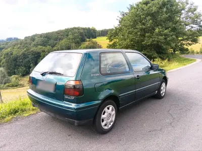 Gebraucht VW Golf III 75 PS (55 kW) 1997 Grün Kleinwagen