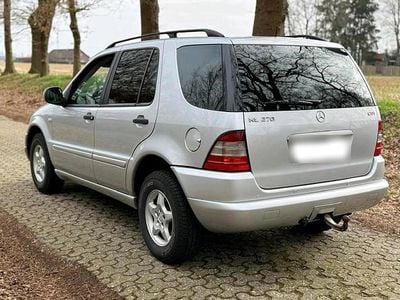 Gebraucht Mercedes ML270 163 PS (119 kW) 2000 Silber SUV