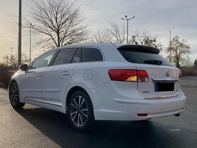Gebraucht Toyota Avensis Edition 132 PS (97 kW) 2013 Weiß Kombi