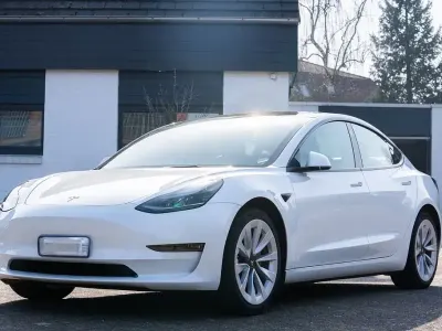 Gebraucht Tesla Model 3 377 kW (513 PS) 2023 Weiß Limousine