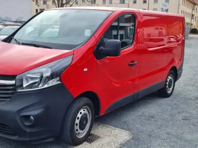 Gebraucht Opel Vivaro 125 PS (91 kW) 2017 Rot Van / Kleinbus