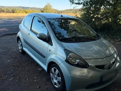 Gebraucht Toyota Aygo 67 PS (49 kW) 2008 Blau Kleinwagen