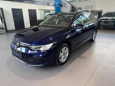 Gebraucht VW Golf VIII Life 150 PS (110 kW) 2023 Blau Limousine