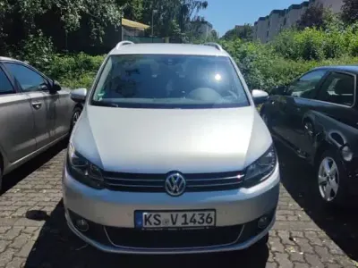 Gebraucht VW Touran 140 PS (102 kW) 2015 Silber Van / Kleinbus