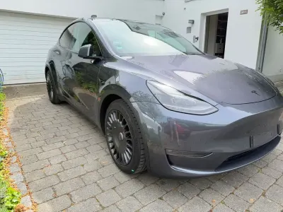 Käytetty Tesla Model Y 253 kW (345 HP) 2021 Harmaa Katumaasturi