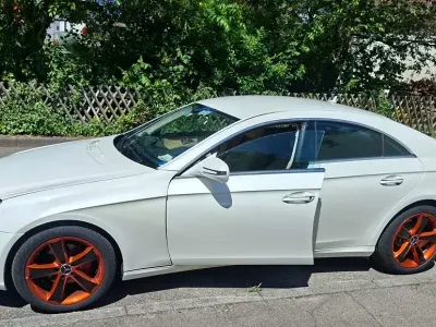 Gebraucht Mercedes CLS320 224 PS (164 kW) 2009 Weiß Coupé