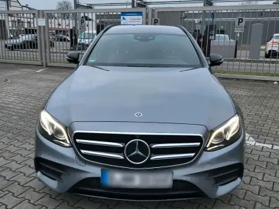 Gebraucht Mercedes E300 AMG line 306 PS (225 kW) 2019 Grau Kombi