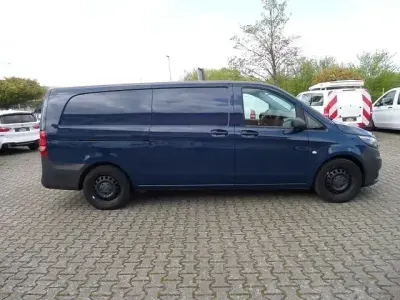 Second-hand Mercedes Vito 136 CP (100 kW) 2020 Albastru Van