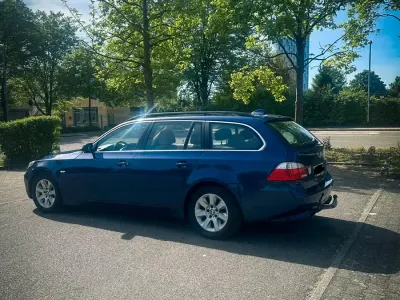 Gebraucht BMW 525 177 PS (130 kW) 2004 Blau Kombi