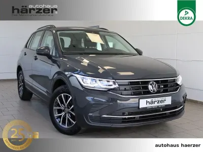 Gebraucht VW Tiguan Life 150 PS (110 kW) 2024 Grau SUV