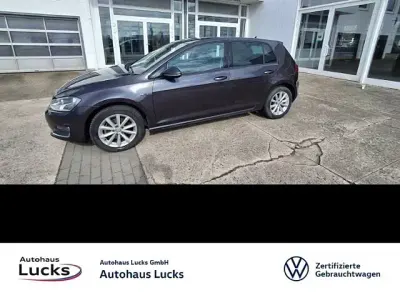 Gebraucht VW Golf VII LOUNGE 86 PS (63 kW) 2016 Kryptongrau metallic Limousine