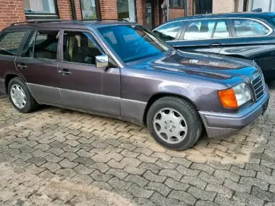 Gebraucht Mercedes E220 150 PS (110 kW) 1994 Kombi