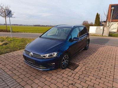 Blau Gebraucht 2017 VW Golf Sportsvan Sound Van / Kleinbus | 11.900 € (Fairer Preis)