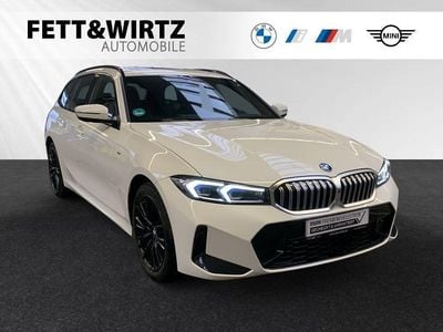 Alpinweiss Gebraucht 2024 BMW 330e M Sport Kombi | 43.300 € (Superpreis)