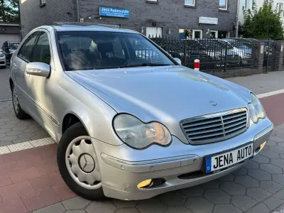 Usata Mercedes C180 Elegance 129 CV (94 kW) 2002 Argento Berlina