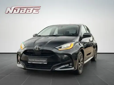 Gebraucht Toyota Yaris Team 125 PS (91 kW) 2022 Mysticschwarz mica Kleinwagen