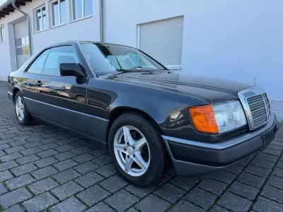 Brugt Mercedes 230 132 HK (97 kW) 1988 Sort Coupe