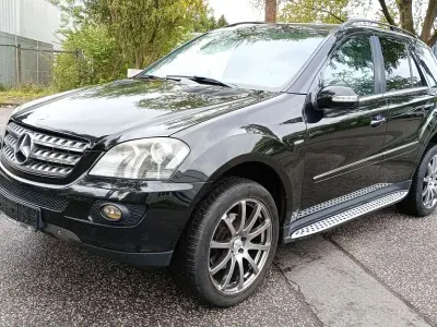 Gebraucht Mercedes ML320 224 PS (164 kW) 2008 Schwarz SUV