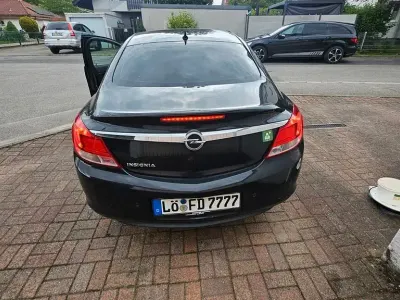 Używany Opel Insignia Design Edition 160 KM (117 kW) 2010 Czarny Sedan/Limuzyna