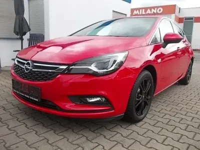 Używany Opel Astra Innovation 150 KM (110 kW) 2017 Czerwony Sedan/Limuzyna
