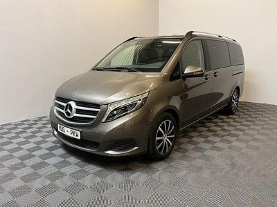 Indiumgrau Gebraucht 2018 Mercedes V220 Edition Van / Kleinbus | 37.990 € (Guter Preis)