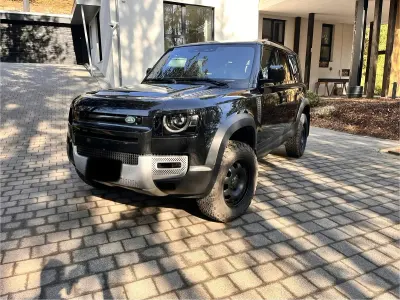 Gebraucht Land Rover Defender SE 249 PS (183 kW) 2021 Schwarz SUV