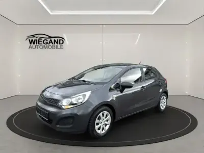 Gebraucht Kia Rio Edition 7 86 PS (63 kW) 2012 Schwarz Limousine