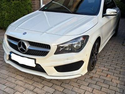 Weiß Gebraucht 2014 Mercedes CLA220 AMG line Limousine | 14.900 € (Guter Preis)