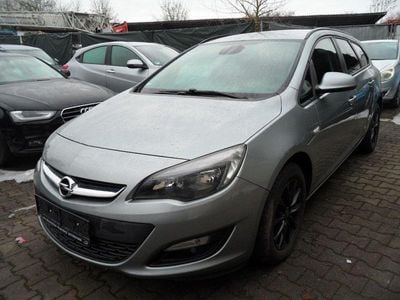 Gebraucht Opel Astra Edition 140 PS (102 kW) 2015 Silber Kombi