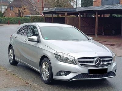 Gebraucht Mercedes A180 109 PS (80 kW) 2014 Silber Limousine