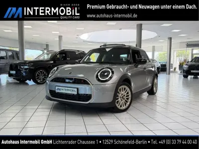 Second-hand Mini Cooper S Favoured 204 CP (150 kW) 2025 Argintiu Hatchback