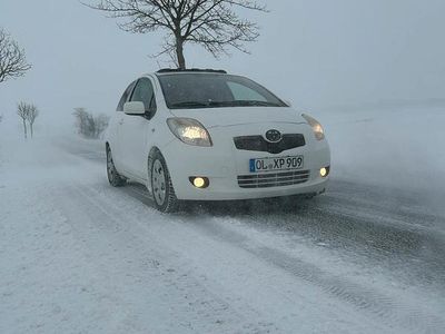Gebraucht Toyota Yaris 89 PS (65 kW) 2008 Weiß Kleinwagen