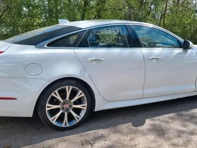 Second-hand Jaguar XJ R 340 CP (250 kW) 2018 Alb Berlinǎ