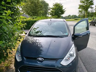 Gebraucht Ford B-MAX Titanium 101 PS (74 kW) 2013 Andere farben Van / Kleinbus