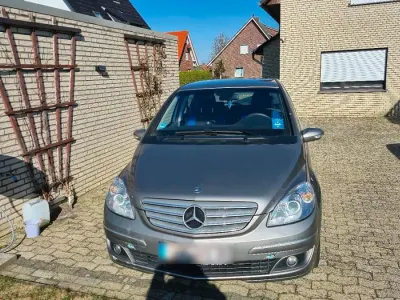 Gebraucht Mercedes B180 110 PS (80 kW) 2006 Silber Van / Kleinbus