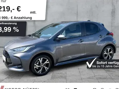 Neu Toyota Yaris Hybrid 116 PS (85 kW) 2026 Grau Limousine