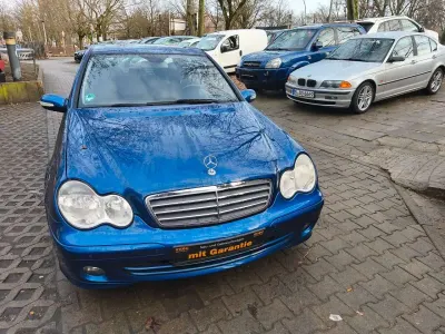 Używany Mercedes C280 231 KM (169 kW) 2006 Niebieski Sedan/Limuzyna