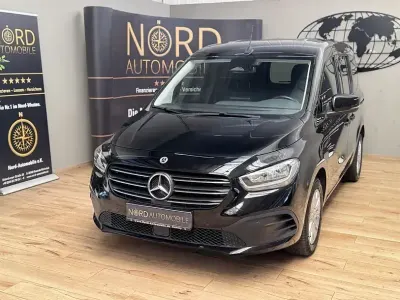 Gebraucht Mercedes T180 116 PS (85 kW) 2023 Schwarz Van / Kleinbus