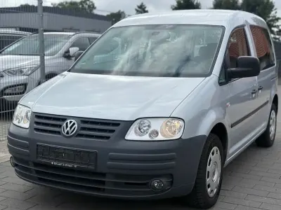 Gebraucht VW Caddy Team 109 PS (80 kW) 2010 Silber Van / Kleinbus